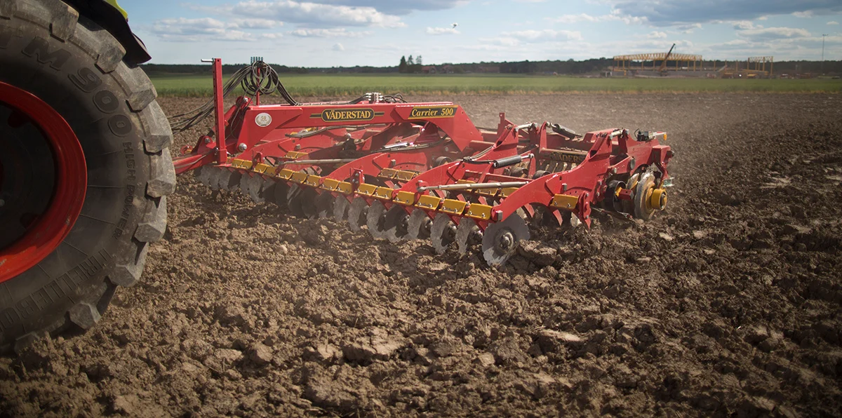 carrier-500-with-front-tool-system-disc-aggressive