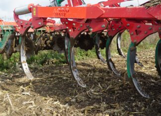 Jak zadbać o ciągniki i maszyny przed zimą?